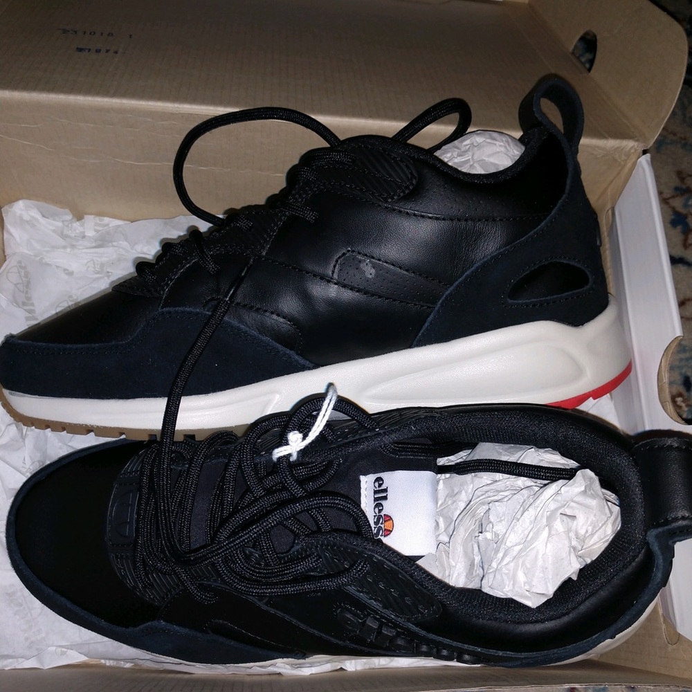NIB Black Ellesse sneakers